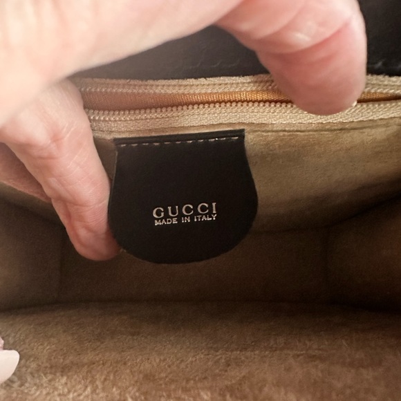 💃Gucci Lady Lock Patent Leather Messenger w/ Lock & Keys! 🔐 - Picture 9 of 16